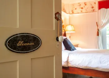 Lee Farm Inn hotel thumbnail 6
