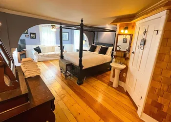 Lee Farm Inn hotel thumbnail 7