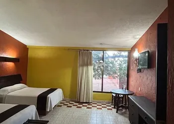 Hotel El Rancho hotel thumbnail 7