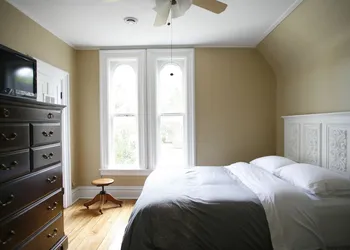 Iron Kettle Bed and Breakfast hotel thumbnail 4
