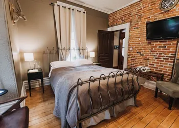 Iron Kettle Bed and Breakfast hotel thumbnail 8