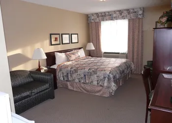 Crestwood Inn hotel thumbnail 2