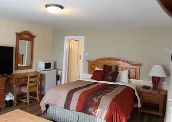 Crestwood Inn hotel thumbnail 7