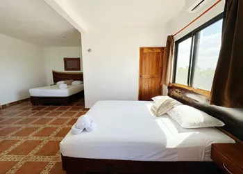 El Perico Marinero hotel thumbnail 3