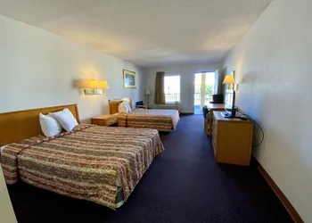 Royal Inn hotel thumbnail 2