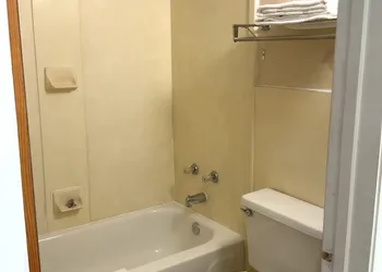 Royal Inn hotel thumbnail 8