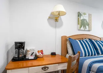 South Arm Retreats hotel thumbnail 4