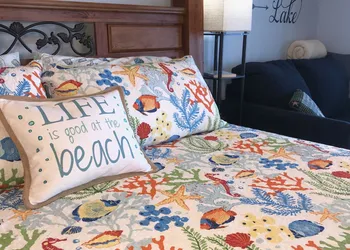 Torch Lake Bed & Breakfast hotel thumbnail 2