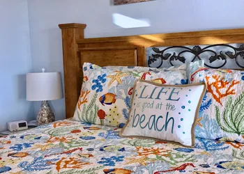 Torch Lake Bed & Breakfast hotel thumbnail 4