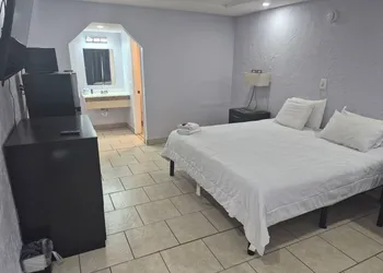 Budget Inn East hotel thumbnail 4