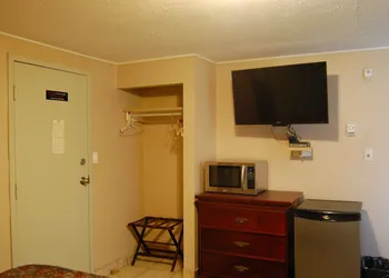 Coronation Motel hotel thumbnail 2