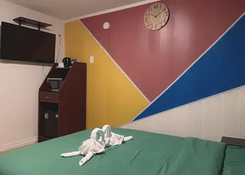 Stop 21 Motel hotel thumbnail 2