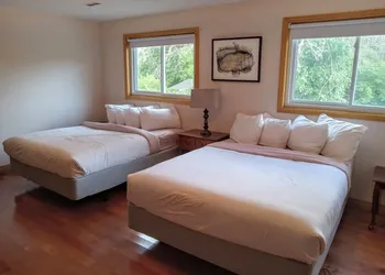Hotel Wolfe Island hotel thumbnail 5