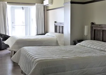 Auberge du Lac Malcom hotel thumbnail 5