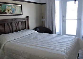 Auberge du Lac Malcom hotel thumbnail 6