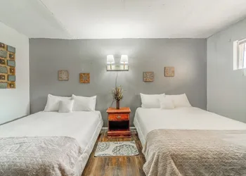 OYO Holiday Capri Motel & Rv Park hotel thumbnail 6