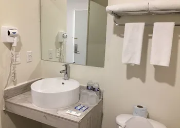 Capital Hotel hotel thumbnail 6