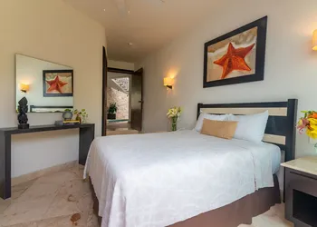 Villa Palmeras hotel thumbnail 3