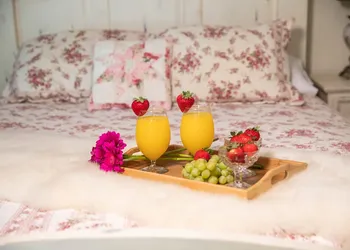 Red Gate Inn hotel thumbnail 6
