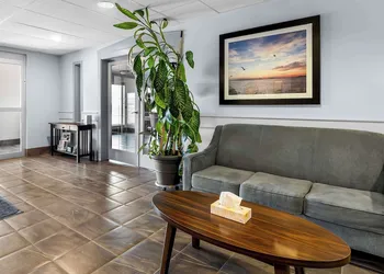 SureStay Studio by Best Western Hardisty hotel thumbnail 2