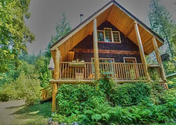 Wedgwood Manor and Glamping Retreat hotel thumbnail 5
