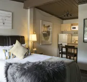 Yamnuska Suites hotel detail image 7