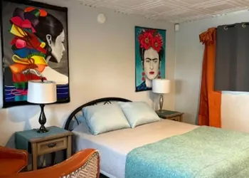 Lakeside Village Park Motel hotel thumbnail 4
