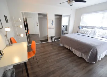 Boutique Hollywood hotel thumbnail 2