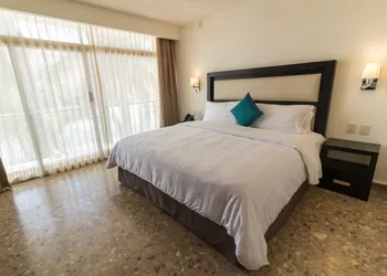 Nonna Mia hotel thumbnail 2