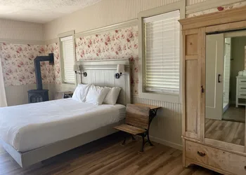 The Wildflower Inn hotel thumbnail 4