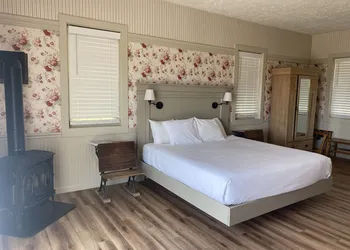 The Wildflower Inn hotel thumbnail 5