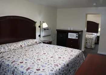 Pleasant Hill Motel hotel thumbnail 8