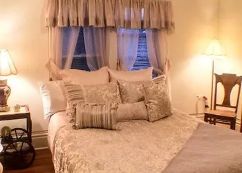 Taylor Made Bed and Breakfast hotel thumbnail 3
