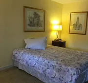 Economy Lodge hotel detail image 5