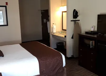 Cobblestone Inn & Suites - Maryville hotel thumbnail 5