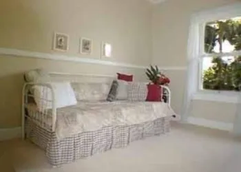 Old Hawaiian B and B hotel thumbnail 8