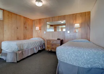 Ester Lee Oceanview Inn hotel thumbnail 5