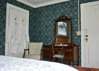 Harbour House Inn hotel thumbnail 4