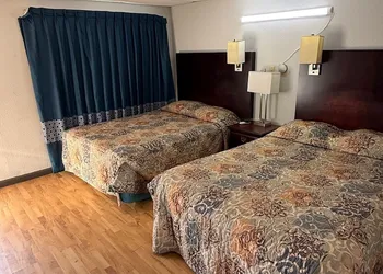 holiday motel hotel thumbnail 6