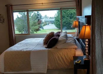 GreenHouse Inn by the Bay hotel thumbnail 4