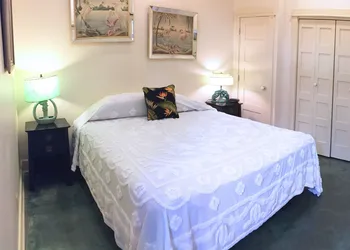 Hibiscus Coffee & Guesthouse hotel thumbnail 3