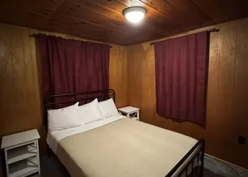 Crest Lodge Historic Mountain Inn hotel thumbnail 4