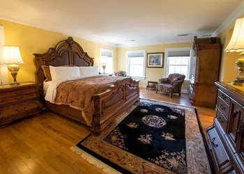 Kingsbay Mansion & Vacation Houses hotel thumbnail 3