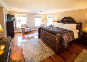 Kingsbay Mansion & Vacation Houses hotel thumbnail 4