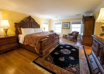 Kingsbay Mansion & Vacation Houses hotel thumbnail 3