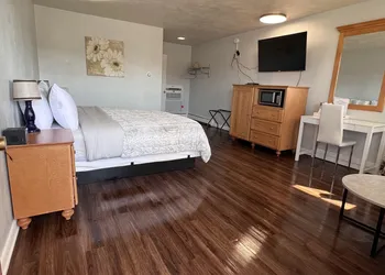 Brewer Motor Inn hotel thumbnail 4