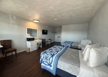 Brewer Motor Inn hotel thumbnail 5