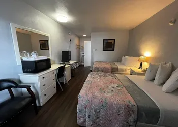 Brewer Motor Inn hotel thumbnail 7