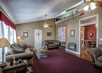 Clyde and Marie's Bed & Breakfast hotel thumbnail 3