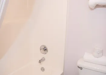 Cottonwood Inn hotel thumbnail 3